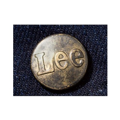 Leeロゴ入りオリジナルボタン