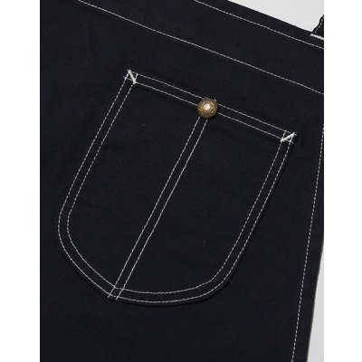 ロゴ入りボタン付きポケット