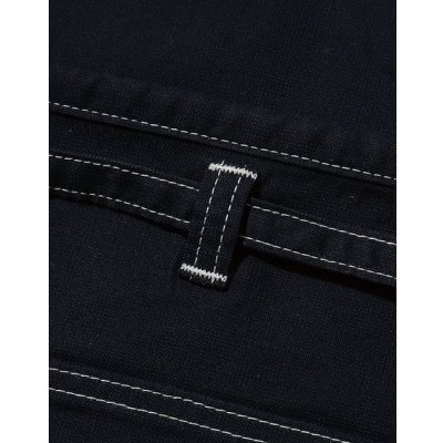 ウエストにはひものズレ防止のループ付き