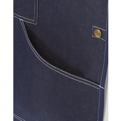 間口が大きく使い勝手の良い斜めポケット