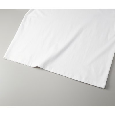 裾口は細めの2本針始末