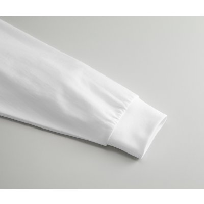 袖口は2.1インチ幅の長めのリブ仕様