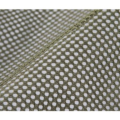 通気性にすぐれたメッシュ生地