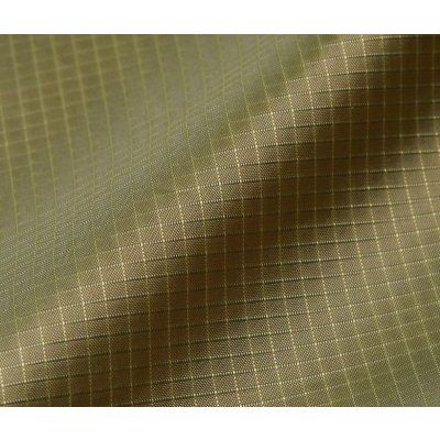 薄手ながらもハリコシがあり丈夫なリップストップ生地