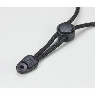 ショルダーコードはアジャスターで長さ調節可能