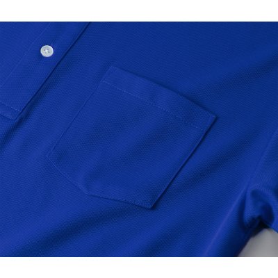 左胸にはあると便利なポケット付き