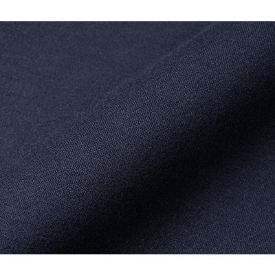 レーヨン混によりほどよいやわらかさと光沢感、きれいな生地目を実現