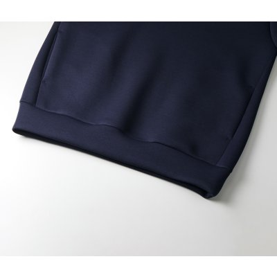 裾口は身頃と共生地仕様