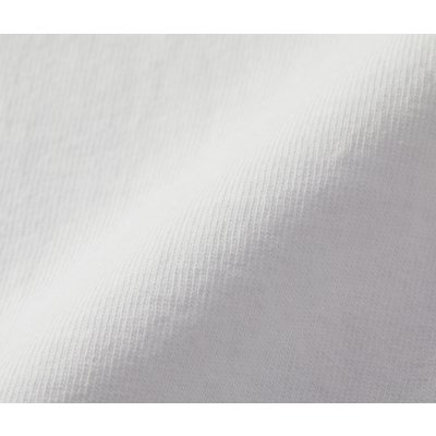 オープンエンド糸を高密度に編みこんだ、固めで粗野感のある生地