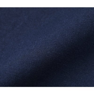 生地はザラ感のあるオープンエンド糸を使用した天竺