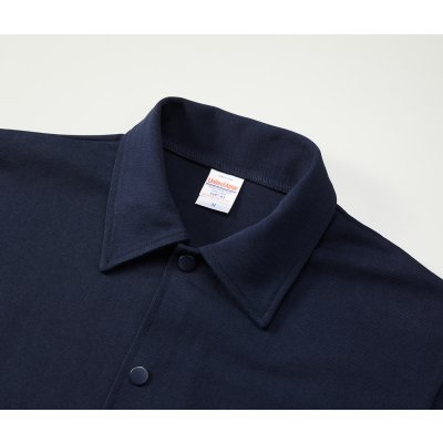 襟はフラットカラー