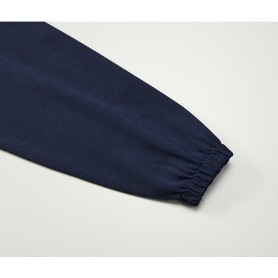 袖口はシャーリング仕様