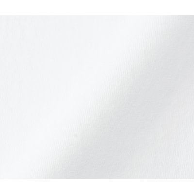 生地には無骨でシャリ感が味わえるオープンエンド糸を採用