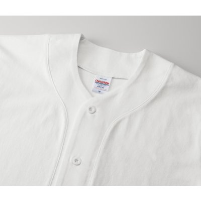 横方向の力に対抗するため、第一ボタンホールは横穴