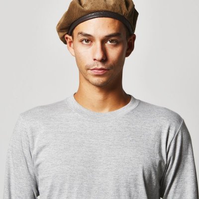 首リブは丈夫なダブルステッチ仕様