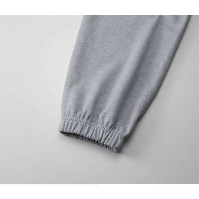 裾口はシャーリング仕様