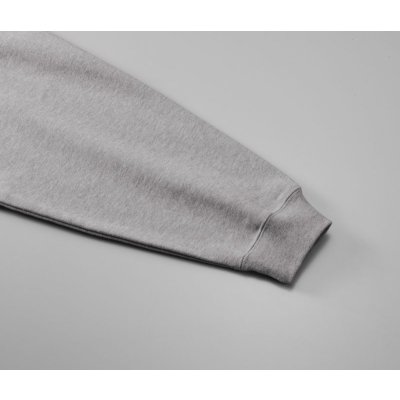 袖口はリブ仕様、丈夫なダブルステッチ始末