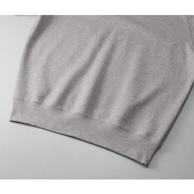 裾口はリブ仕様、丈夫なダブルステッチ始末