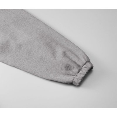 袖口はシャーリング仕様