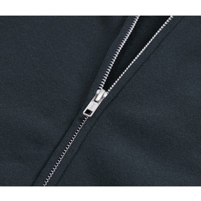 ファスナーはムシ隠し、YKK社製シングルスライダー仕様