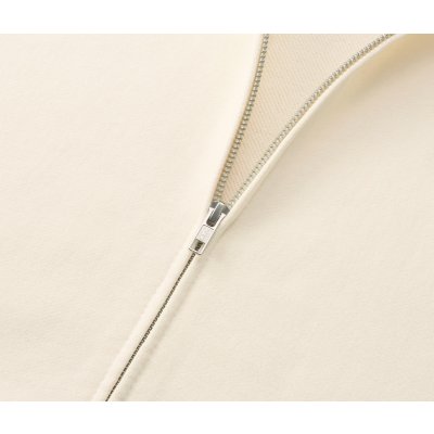 ファスナーはYKK社製、シングルスライダー仕様