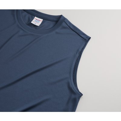 アーム部分は2本針始末、オーバーロック始末後に2本針始末を施しているため、堅牢な仕上がり