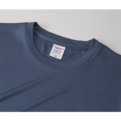 首もとは共生地仕様、強度を上げるためのコバステッチ仕上げ