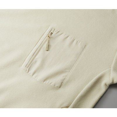 左胸にはプリント可能なジッパー式ナイロンポケット付き