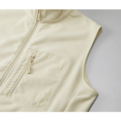 アームホールはパイピング仕様