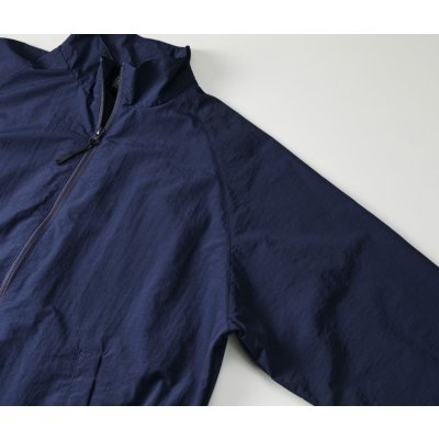 袖付けはラグランスリーブ仕様