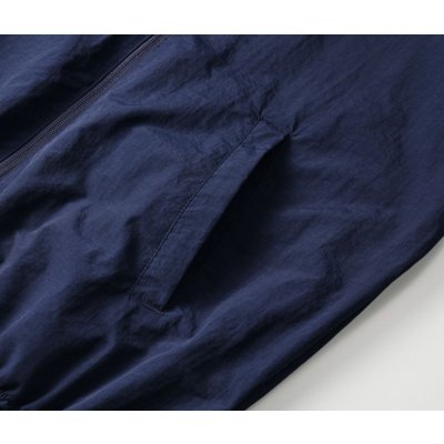 サイドには片玉縁ポケット付き