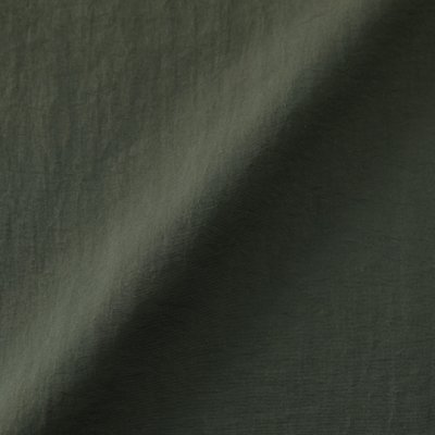 ナイロン100％ながらもまるでコットンのような雰囲気の生地（ナイロン面）