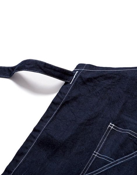 肩ひもがズレにくいホール付き