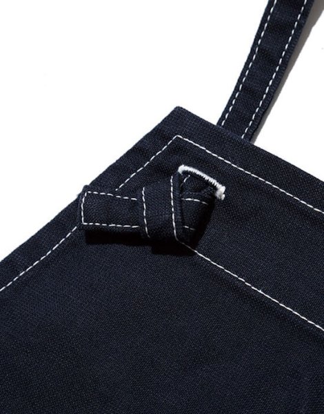 簡単に調節できるエプロンひも