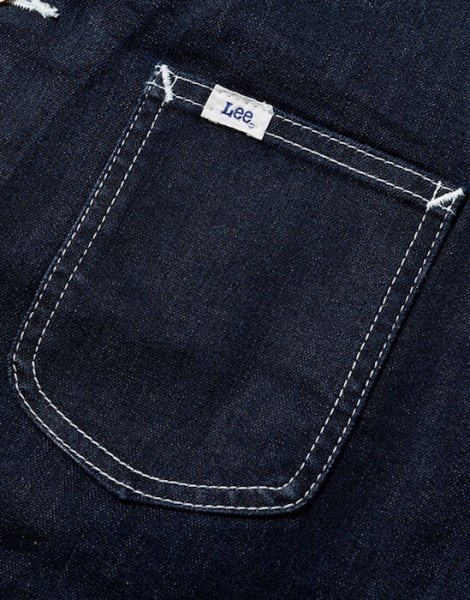 ビスネーム付き左胸ポケット