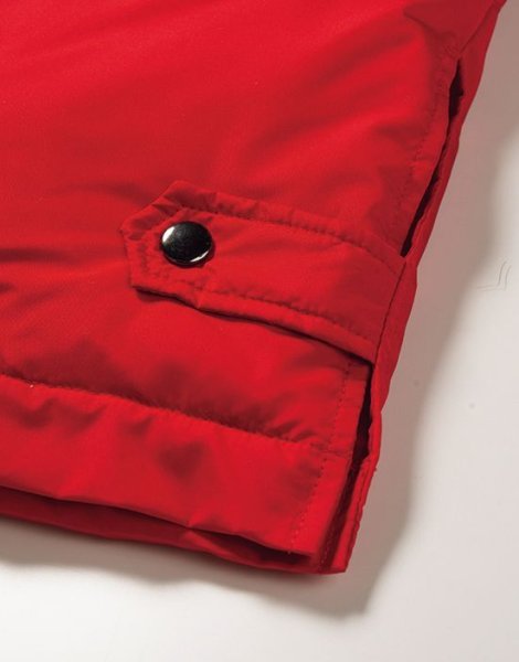 動きやすい裾スリット