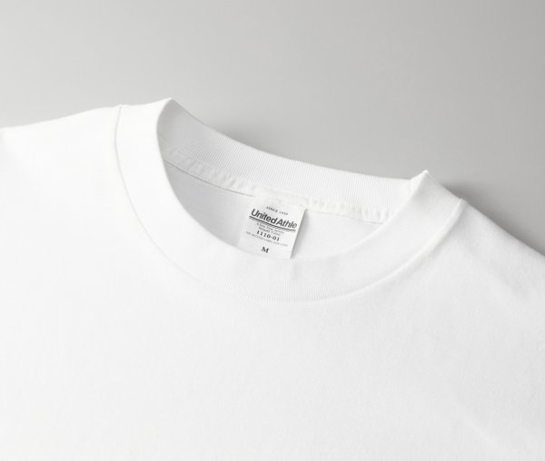 首リブはミニマルなステッチなし仕様