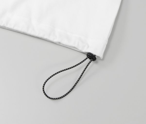 裾口にはストッパーとバイカラーのドローコード