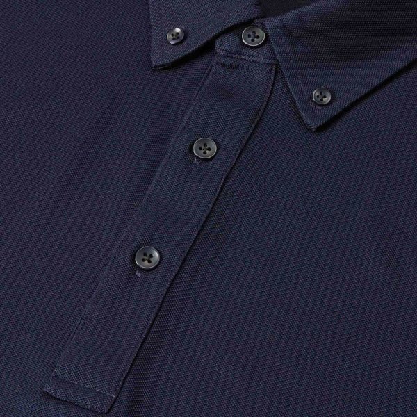 ネイビー・ブラックには身頃同色の艶ありボタンを使用