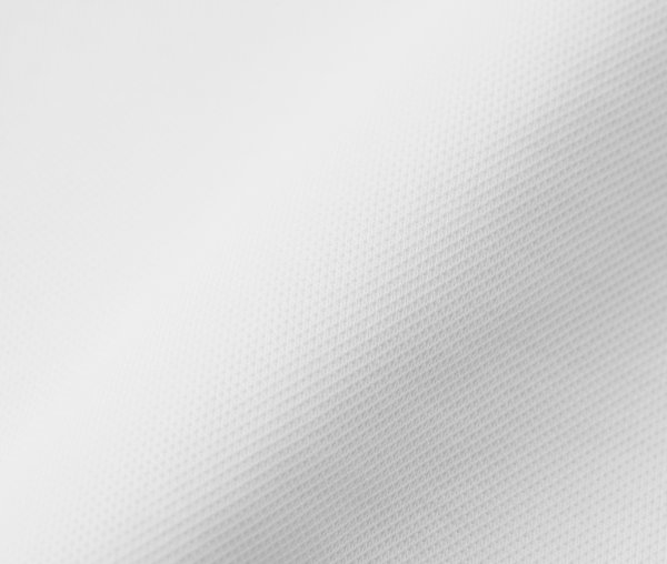 裏面はメッシュのダブルフェイス編みの為、汗をかいても快適な肌離れを実現