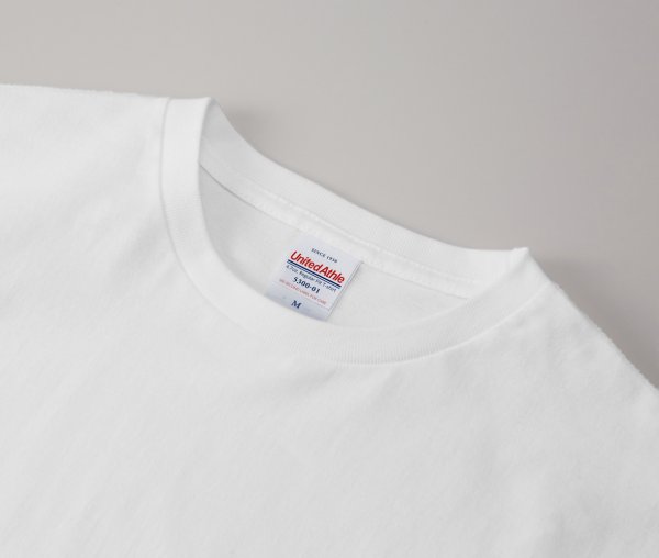 首リブはミニマルなステッチなし仕様