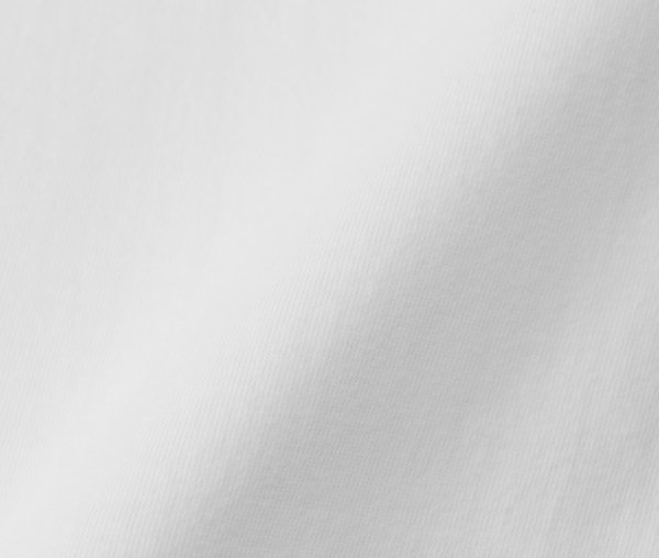 「4.7オンス」のミディアムウェイトを採用した軽やかな天竺生地